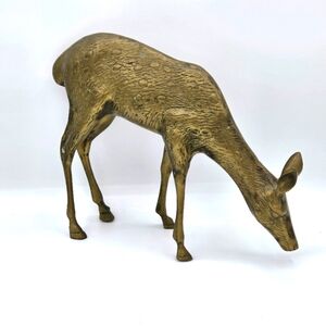 Vintage Large Brass Grazing Doe Deer Made‎ In Korea Collectible Home Decor